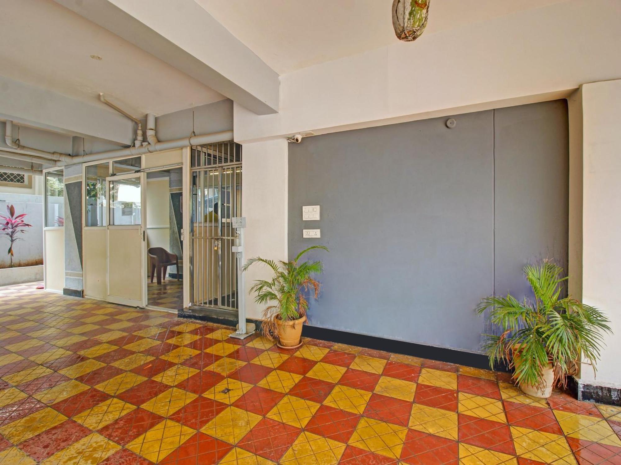 Hotel O Svr Silver Key Lingampalli ภายนอก รูปภาพ