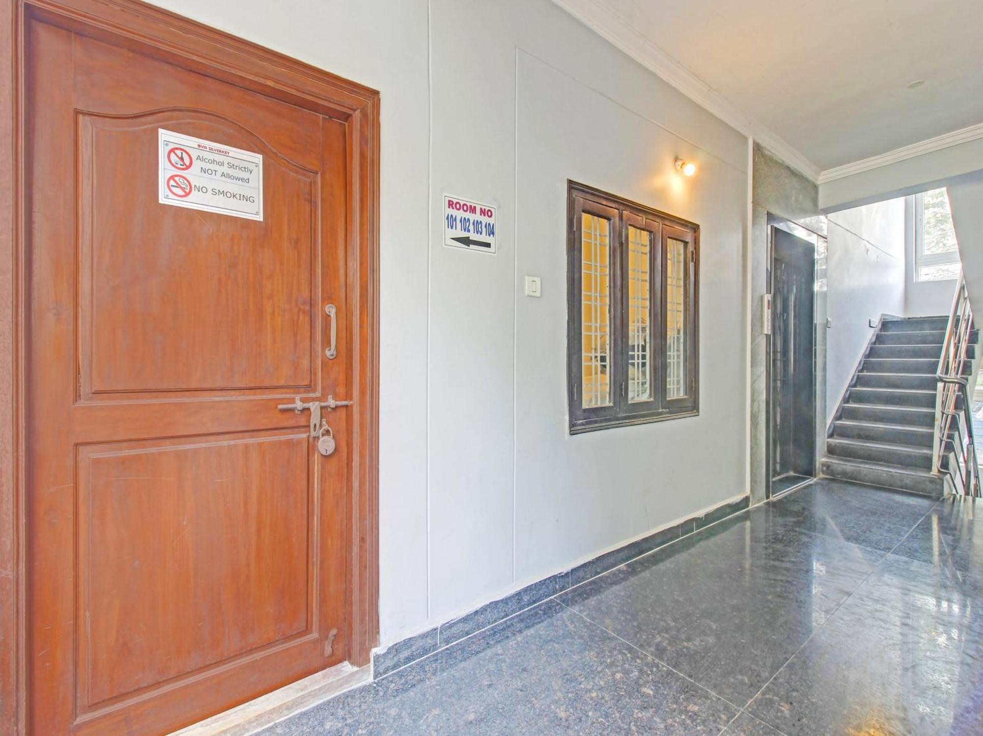 Hotel O Svr Silver Key Lingampalli ภายนอก รูปภาพ
