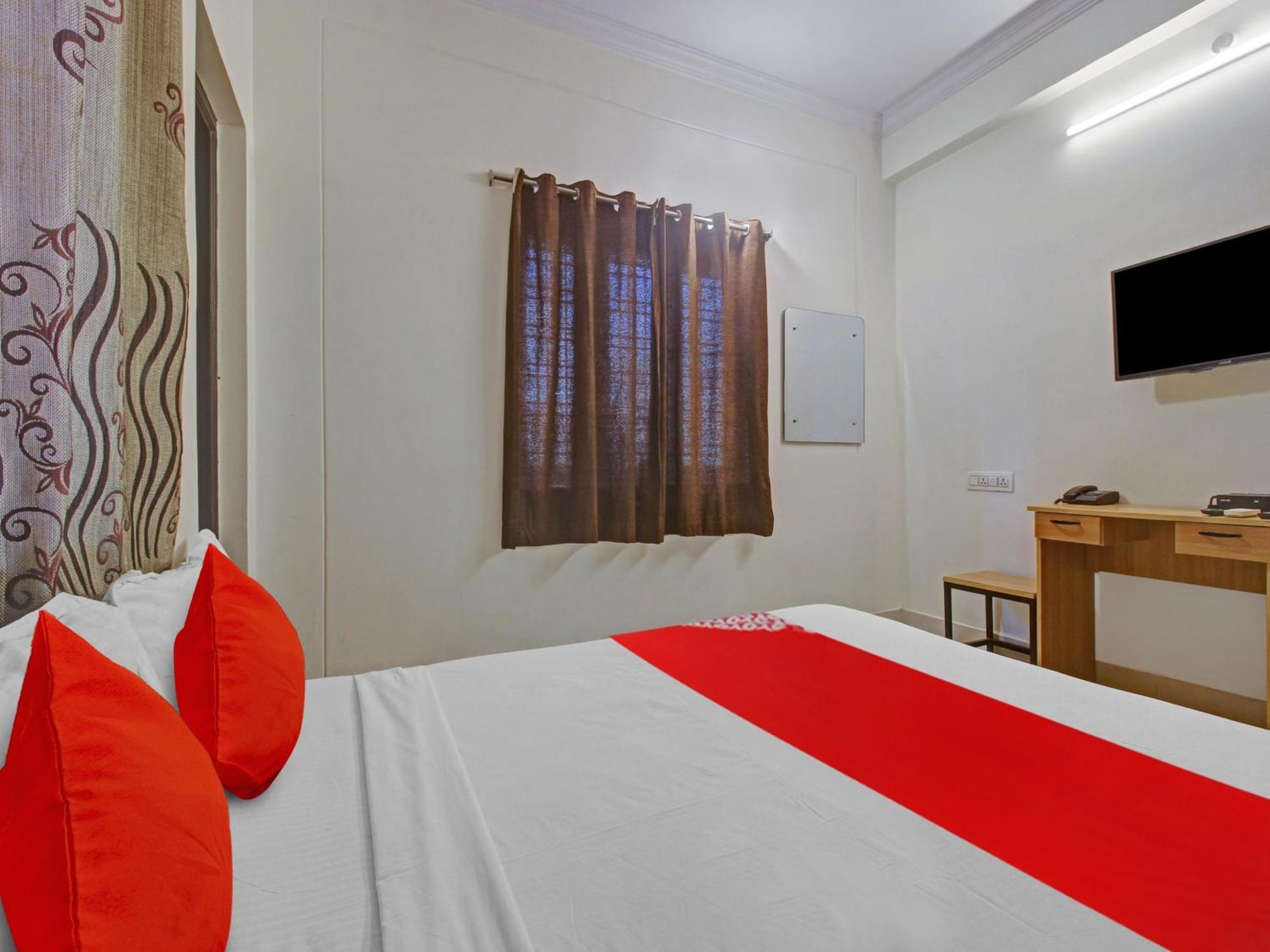 Hotel O Svr Silver Key Lingampalli ภายนอก รูปภาพ