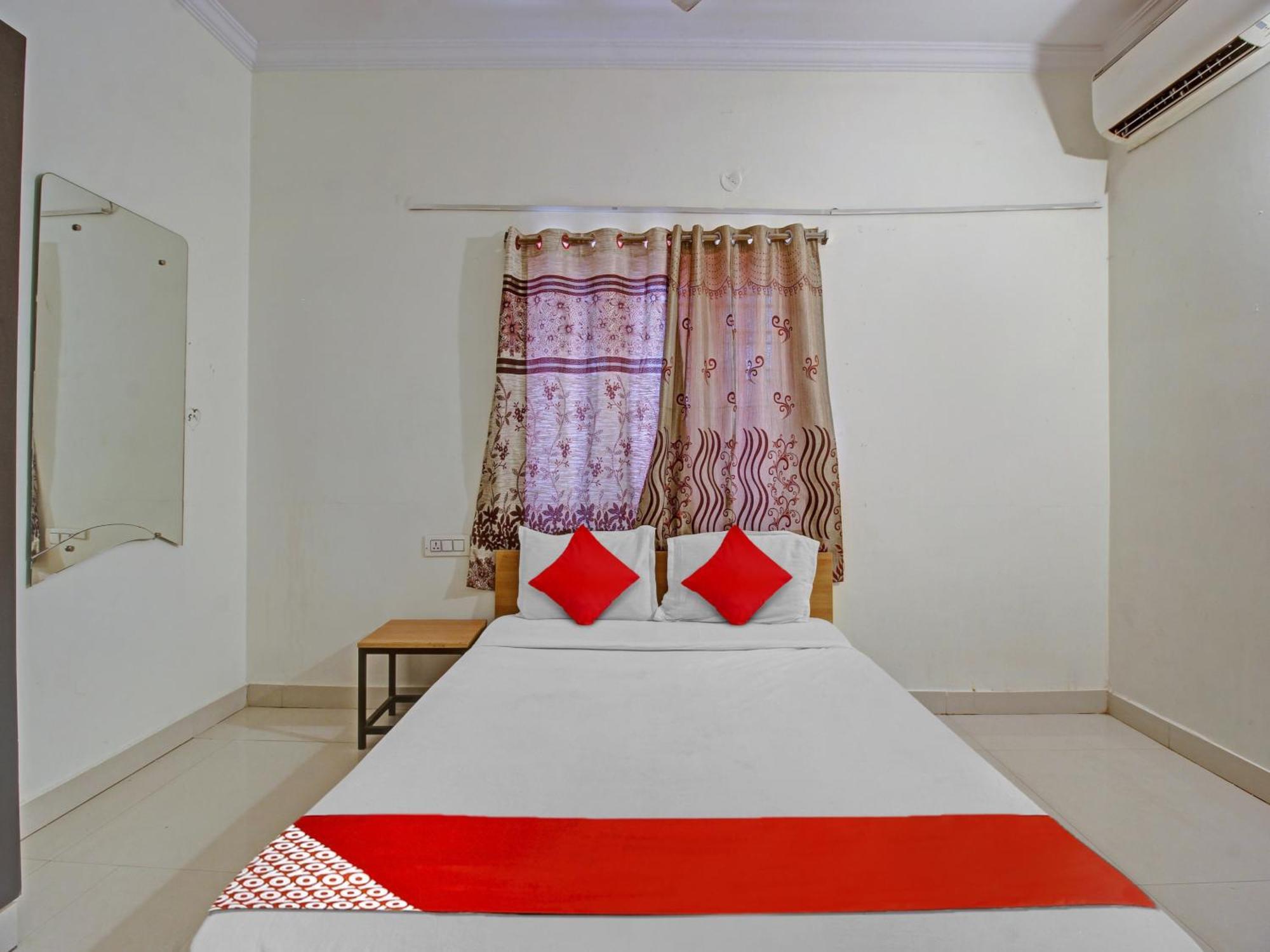 Hotel O Svr Silver Key Lingampalli ภายนอก รูปภาพ