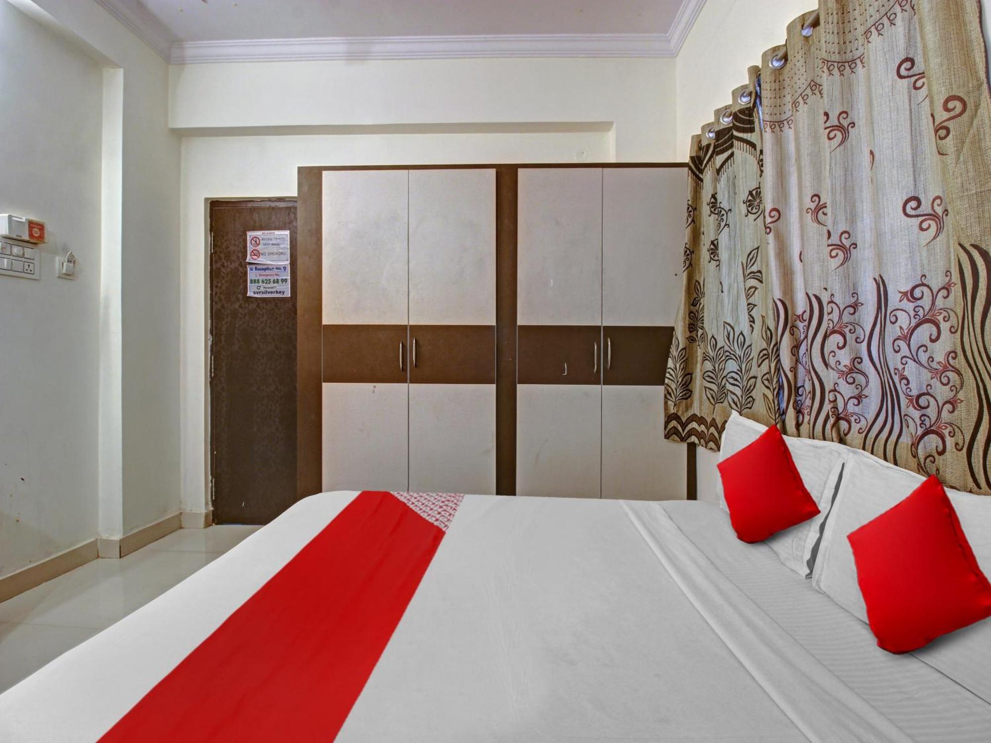 Hotel O Svr Silver Key Lingampalli ภายนอก รูปภาพ